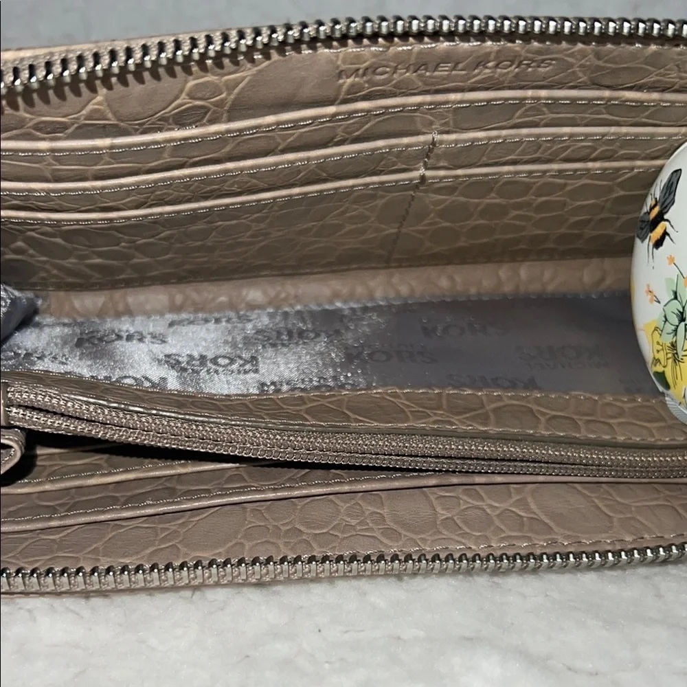 Michael Kors Tan‎ Crocodile-Embossed Wallet Luxurious Design